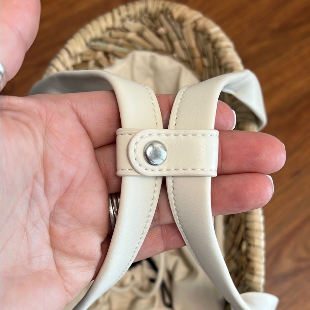 House of Harlow 1960 | Bucket Canvas Tote Bag - Picture 6 of 12